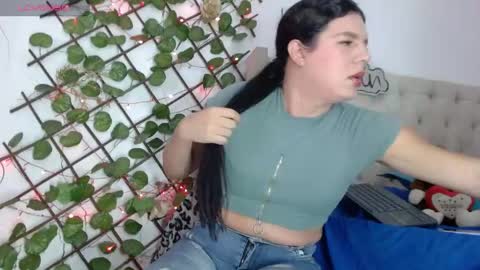 Snapshot of sofia_cummings chatting on May 17, 2026, 6:04 pm sofia online show from May 17, 2026, 6:04 pm