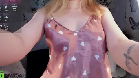 Snapshot of sofia_gaze chatting on February 10, 2026, 2:37 am Sofia Gaze online show from February 10, 2026, 2:37 am