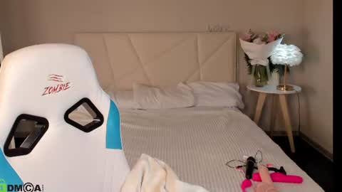 Snapshot of sofia_gaze chatting on June 25, 2026, 2:33 am Sofia Gaze online show from June 25, 2026, 2:33 am