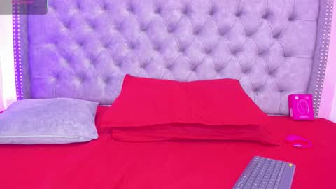 Snapshot of sofia_girl_ chatting on October 8, 2025, 8:56 am SOFIA online show from October 8, 2025, 8:56 am