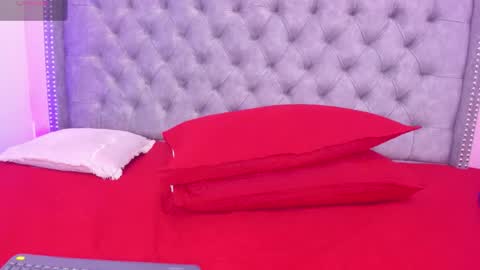 Snapshot of sofia_girl_ chatting on October 28, 2025, 8:18 am SOFIA online show from October 28, 2025, 8:18 am