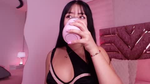 sofia gomes online show from June 25, 2026, 11:59 am