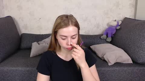 Sofia here online show from April 10, 2026, 12:05 am