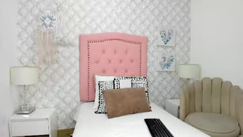 sofia_martinez9 online show from July 2, 2026, 7:20 pm