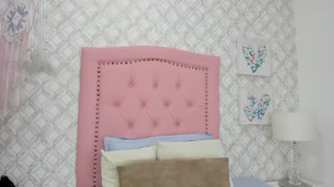 sofia_martinez9 online show from July 28, 2026, 7:39 pm