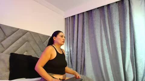 sofia_owens2 online show from September 11, 2025, 11:21 am