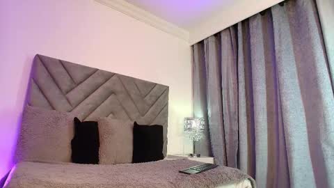 sofia_owens2 online show from October 11, 2025, 11:31 am