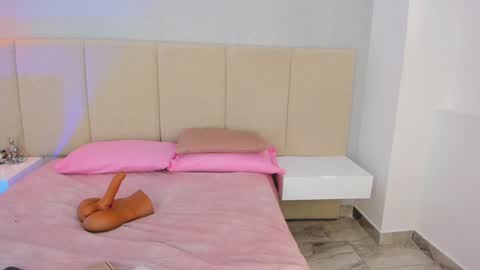 SOFIA PAMELA online show from December 6, 2024, 7:23 pm