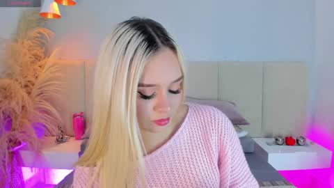 SOFIA PAMELA online show from December 1, 2025, 7:19 pm