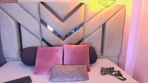 Snapshot of sofia_pamela_ chatting on June 4, 2026, 7:09 pm online show from June 4, 2026, 7:09 pm