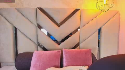 Snapshot of sofia_pamela_ chatting on June 6, 2026, 6:34 pm online show from June 6, 2026, 6:34 pm