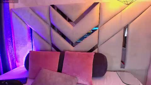 Snapshot of sofia_pamela_ chatting on June 20, 2026, 6:22 pm online show from June 20, 2026, 6:22 pm