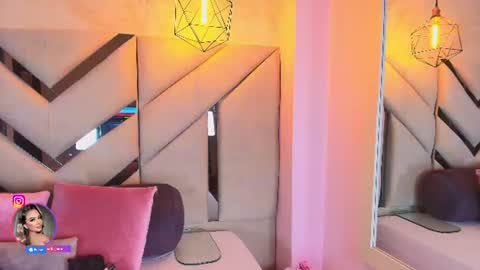 Snapshot of sofia_pamela_ chatting on June 22, 2026, 7:00 pm online show from June 22, 2026, 7:00 pm