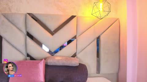 Snapshot of sofia_pamela_ chatting on July 13, 2026, 7:05 pm online show from July 13, 2026, 7:05 pm