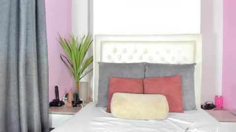 Snapshot of sofia_pamela_ chatting on July 16, 2026, 7:20 pm online show from July 16, 2026, 7:20 pm
