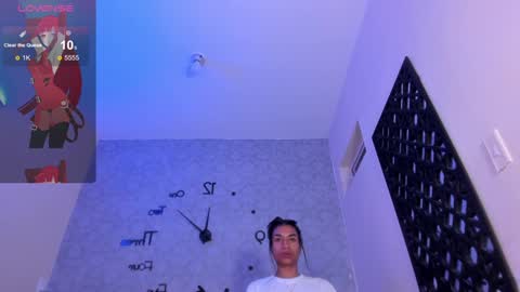 Snapshot of sofia_skater chatting on December 6, 2024, 10:19 pm sofia_skater online show from December 6, 2024, 10:19 pm