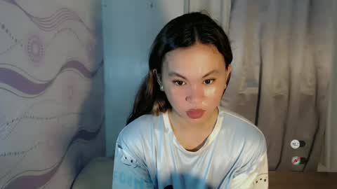 sofia_sweetheart18 online show from June 24, 2026, 12:04 pm