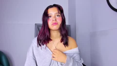 Snapshot of sofia_villareal chatting on September 20, 2025, 12:06 pm Sofa online show from September 20, 2025, 12:06 pm