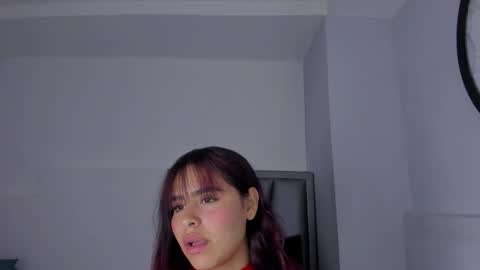 Snapshot of sofia_villareal chatting on September 24, 2025, 12:30 pm Sofa online show from September 24, 2025, 12:30 pm