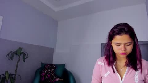 Snapshot of sofia_villareal chatting on October 3, 2025, 11:18 am Sofa online show from October 3, 2025, 11:18 am