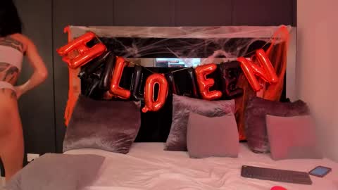 Sofia  online show from October 29, 2025, 5:53 am