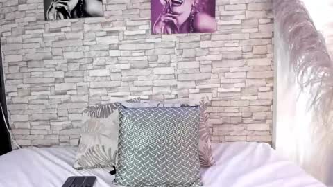 sofiaalarson online show from July 10, 2026, 3:36 pm