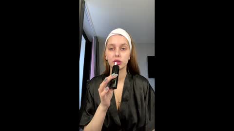 Hi My name is Sofia Welcome to my room Please thumbs up - its important online show from January 7, 2026, 7:11 am