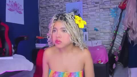 sofiacastillo01 online show from January 7, 2025, 12:41 pm