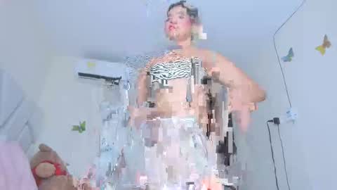 sofiacastillo01 online show from April 25, 2026, 6:27 pm