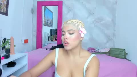 sofiacastillo01 online show from June 21, 2026, 1:35 pm