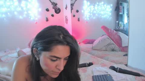 sofiacruz16 online show from January 17, 2025, 3:45 am