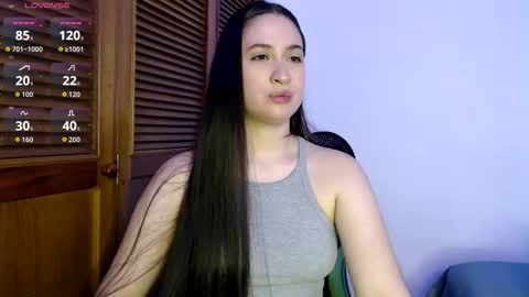 sofiaduque_26 online show from January 9, 2026, 8:10 pm