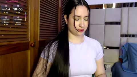 sofiaduque_26 online show from May 11, 2026, 7:55 pm