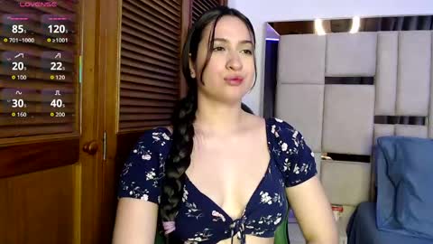 sofiaduque_26 online show from May 12, 2026, 8:17 pm
