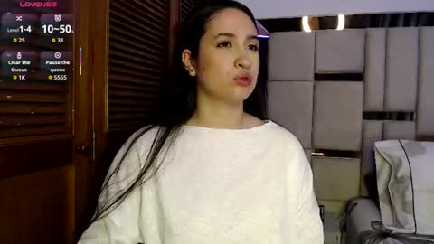 sofiaduque_26 online show from June 8, 2026, 8:31 pm