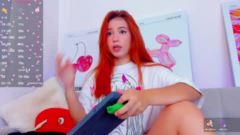  SOFA FERRER  online show from January 19, 2025, 5:28 pm