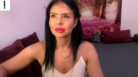 sofialiub online show from December 4, 2024, 12:03 pm
