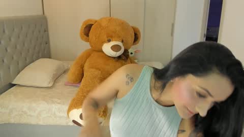 SOFIA independent model  online show from January 3, 2025, 12:08 pm