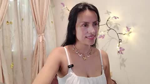Sofi Bella online show from March 14, 2026, 6:35 pm