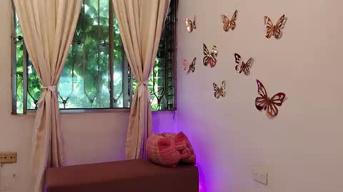 Sofi Bella online show from June 16, 2026, 7:16 pm