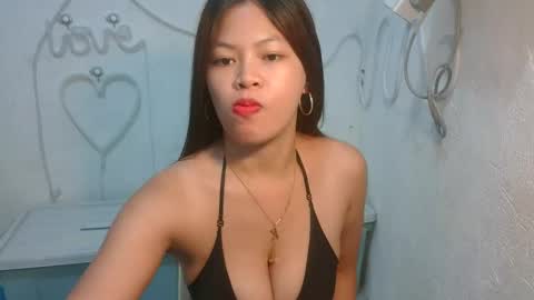 sofie_loorexx online show from April 27, 2026, 5:27 am