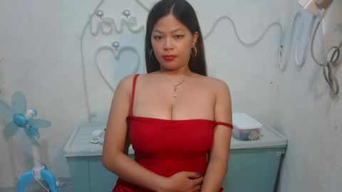 sofie_loorexx online show from May 5, 2026, 9:28 am