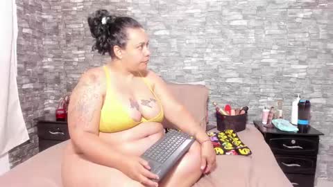 Vicky  online show from December 23, 2024, 10:42 am