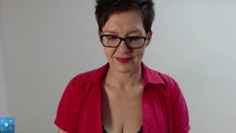 Sofie Velvet online show from December 3, 2025, 6:39 pm