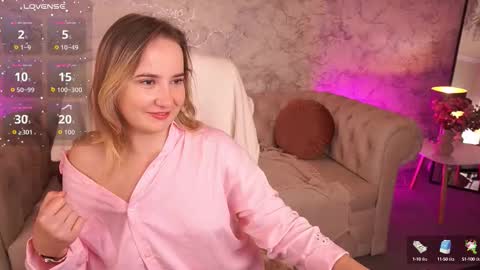 Snapshot of sofiebloom chatting on October 4, 2025, 11:36 pm Sofie online show from October 4, 2025, 11:36 pm