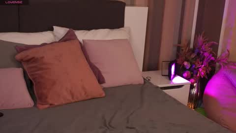 Snapshot of sofieenoir chatting on October 12, 2025, 8:52 pm Sofie online show from October 12, 2025, 8:52 pm