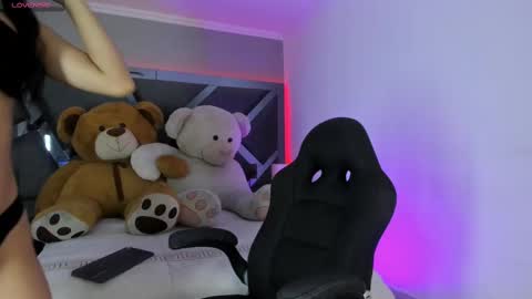  sofie  online show from October 1, 2025, 7:53 pm