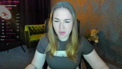 sofii_darling online show from April 27, 2026, 5:00 pm