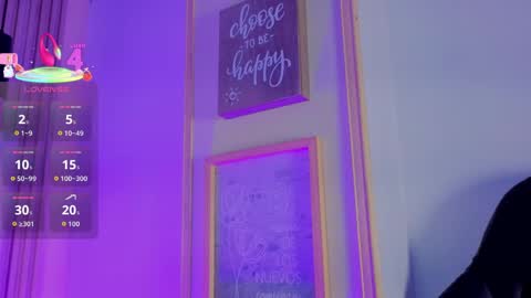 Snapshot of sofii_jones chatting on May 20, 2026, 9:43 pm sofii_jones online show from May 20, 2026, 9:43 pm