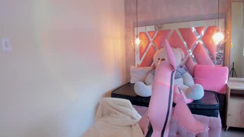   online show from December 6, 2024, 6:28 pm